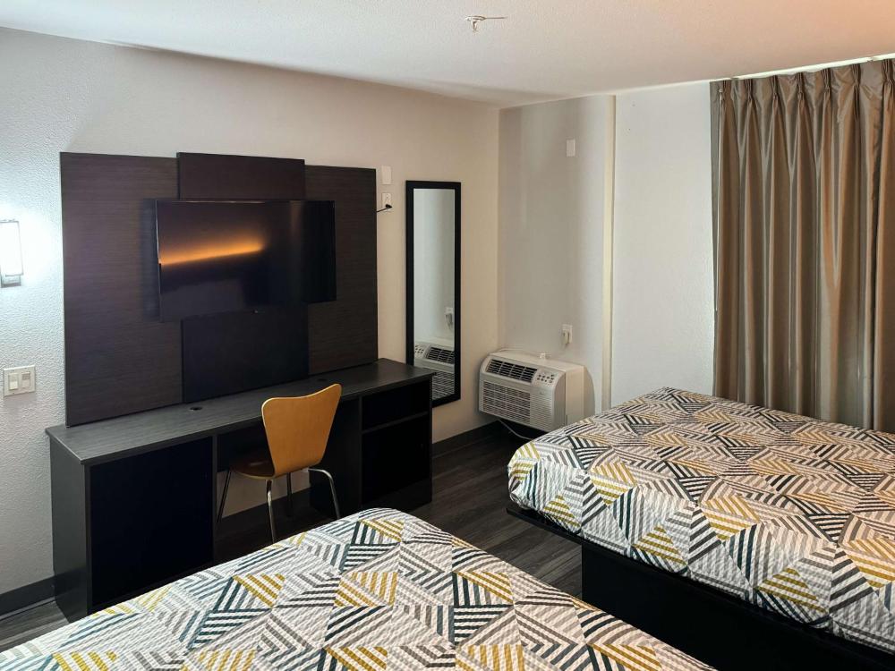 Quadruple Room interior